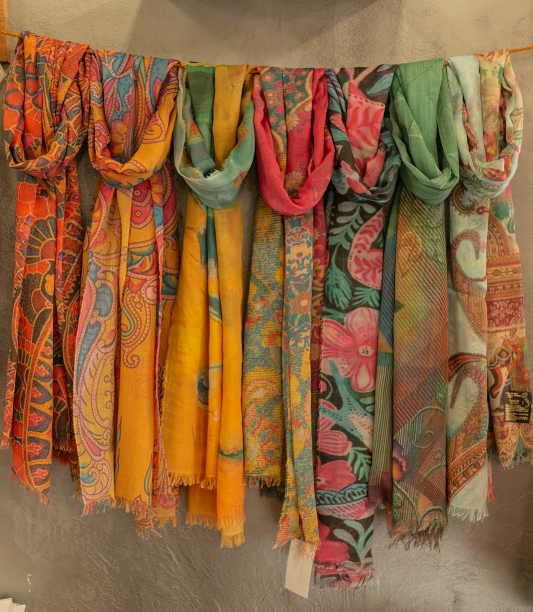 Various ways to style scarves